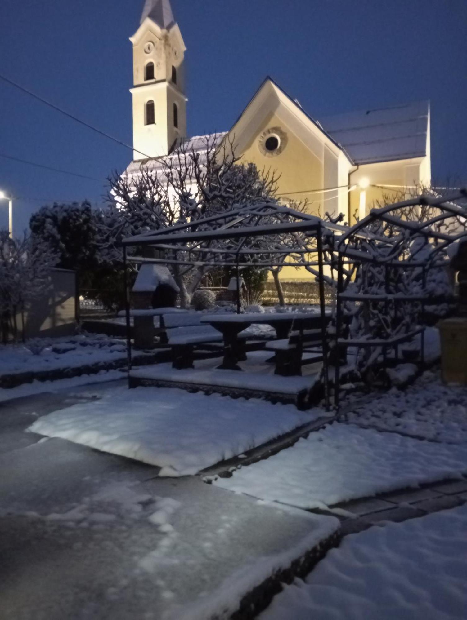 Guesthouse Pavlicic 드레즈니크그라드 외부 사진